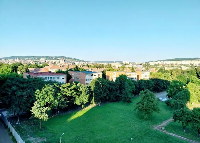 Panoramic City View Apartment
